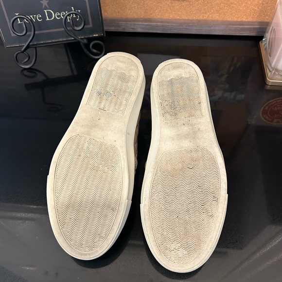 DONATED - Steve Madden slip on shoes - Picture 5 of 6